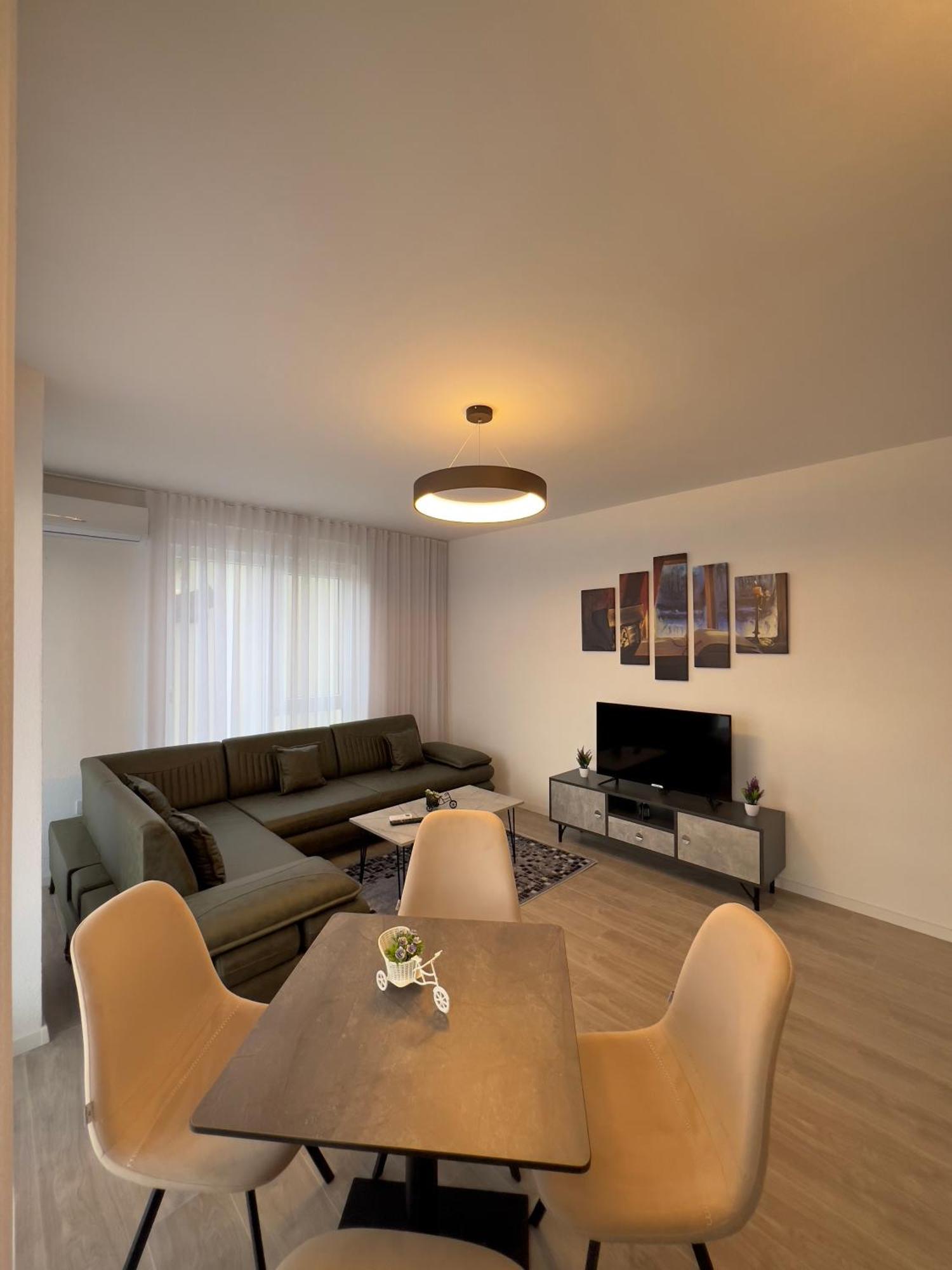 Holiday Apartments Gjakova 객실 사진