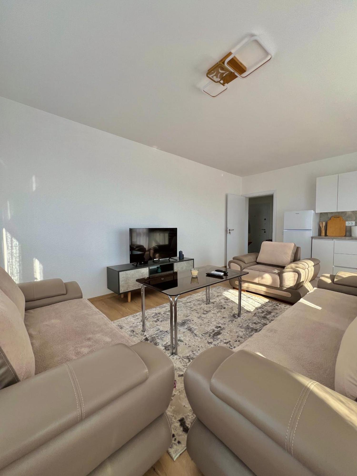 Holiday Apartments Gjakova 객실 사진